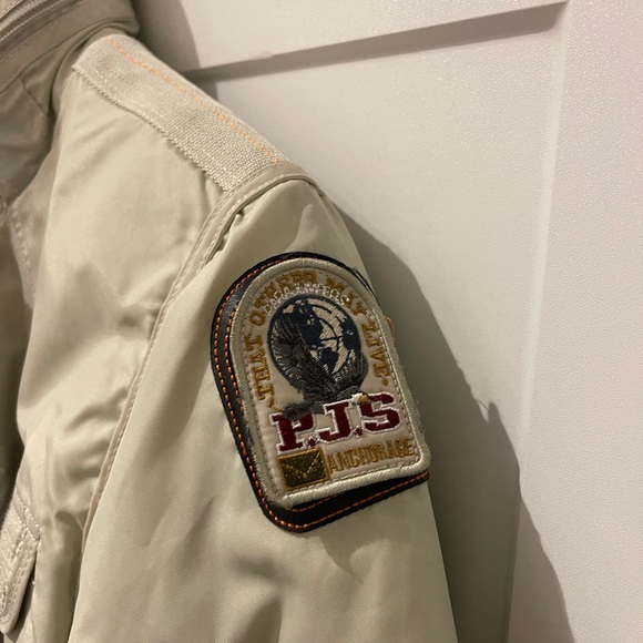 Woman’s parajumper jacket - Picture 4 of 8